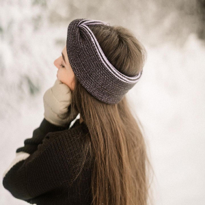 dreaming of the winter wonderland in our cosy merino pieces 🤍🤎💜 @nikolfjord captured it beautifully, as always ;)

#winter #wonderland #merino #knitted #winteressentials #womensfashion #locallymade #madeinslovakia